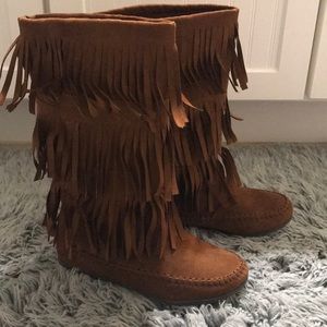 Moccasin boots